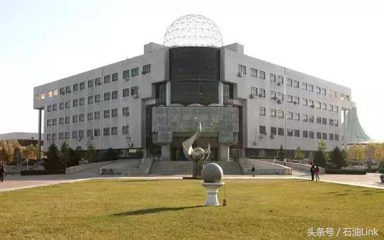 石油大学标志性建筑集锦，快来看看你的母校是最有特色的吗？