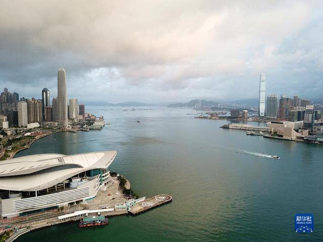 航拍回归以来香港的大型建筑（航拍回归以来香港的大型建筑物是什么）