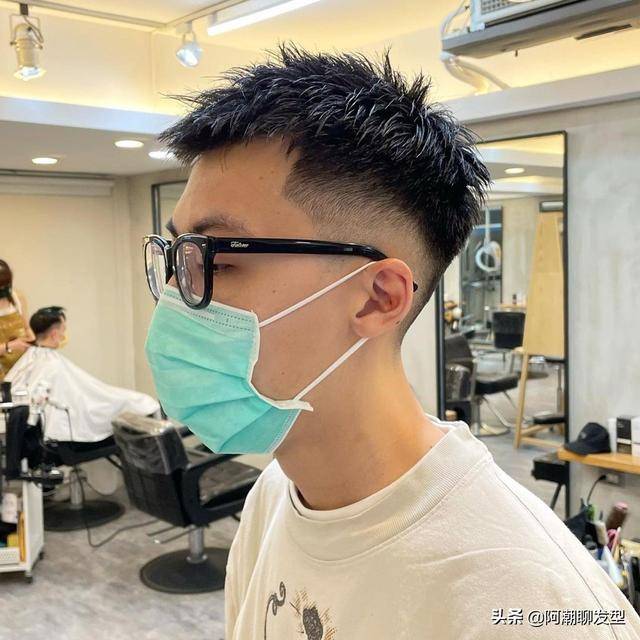 今夏男生别只会剪“寸头”了，试试这3款短发，剪完潮流显帅气（男生剪个“寸头”发型果然很帅,气质都不一样了!）