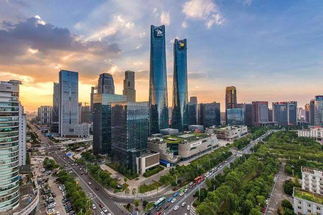 华东交通大学、东华理工大学：同在南昌的老牌高校，哪些专业好？（华东交通大学理工学院和南昌理工学院）