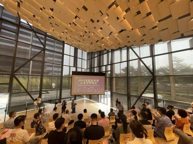 闵行 | 购房租房补贴、创业指导、人才分院揭牌……这人才工作会信息量很大
